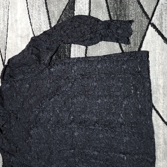 FLORAL LACE BLACK SHEER FITTED MOCK-NECK LONG-SLEEVED TOP - Picture 6 of 15